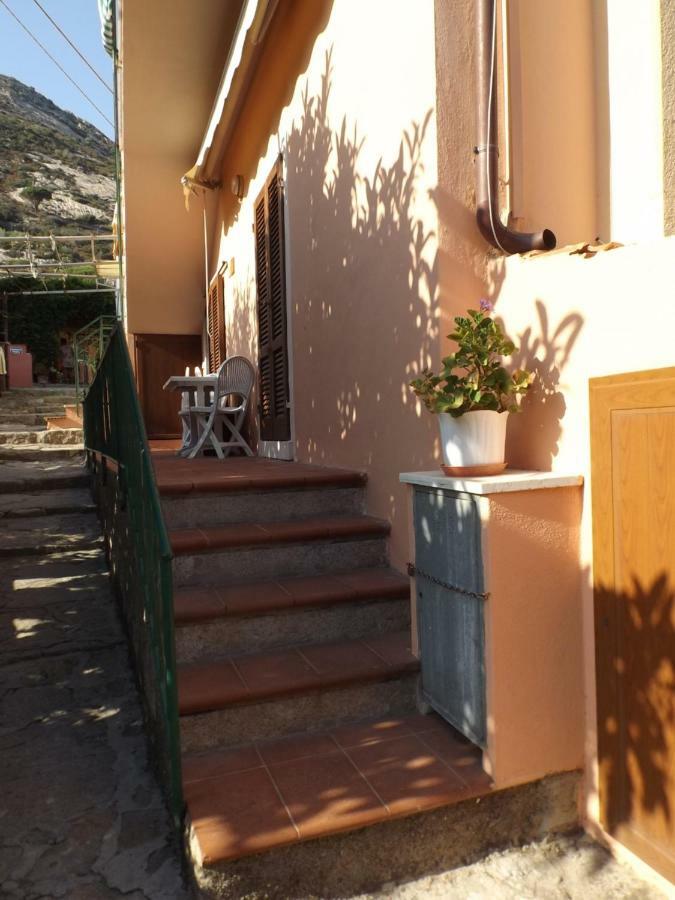 Appartamento Il Girasole Pomonte Eksteriør billede